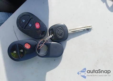 2012 Toyota Sienna Xle V6 8 Passenger from USA, damaged, VIN 5TDYK3DC6CS183859